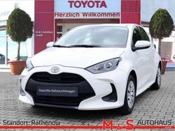 Weiß Gebraucht 2022 Toyota Yaris Basis Limousine | 13.450 € (Fairer Preis)