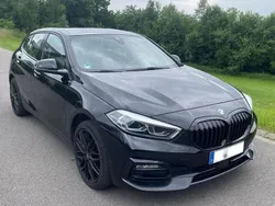 Schwarz Gebraucht 2022 BMW 118 Comfort Edition Kleinwagen | 21.590 € (Guter Preis)