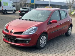Rot Gebraucht 2005 Renault Clio II Dynamique Limousine | 1.490 € (Fairer Preis)