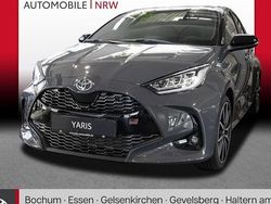 Grau Gebraucht 2025 Toyota Yaris Hybrid Sport Limousine | 29.989 € (Teuer)