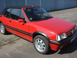 Rot Gebraucht 1987 Peugeot 205 Cabrio | 7.200 €
