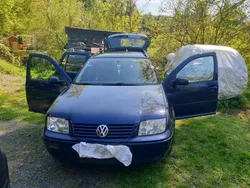 Blau Gebraucht 1999 VW Bora Limousine | 2.500 € (Etwas zu teuer)