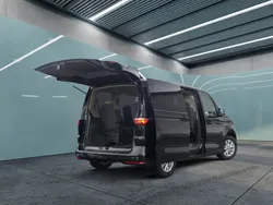 Schwarz Gebraucht 2023 VW T7 Edition Van | 44.472 € (Fairer Preis)