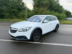 Weiß Gebraucht 2016 Opel Insignia Country Tourer Basis Kombi | 6.600 € (Guter Preis)