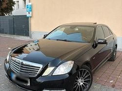 Schwarz Gebraucht 2011 Mercedes E300 Limousine | 10.100 € (Fairer Preis)