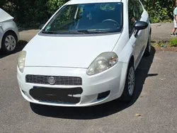 Weiß Gebraucht 2009 Fiat Punto Active Kleinwagen | 1.800 € (Fairer Preis)