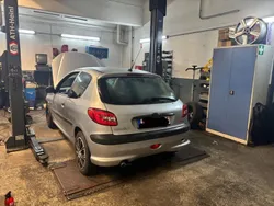Silber Gebraucht 2001 Peugeot 206 Kleinwagen | 1.500 € (Fairer Preis)