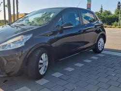 Schwarz Gebraucht 2014 Peugeot 208 Kleinwagen | 4.150 €