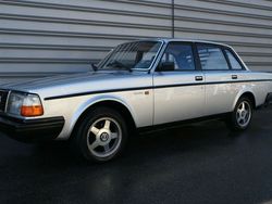 Silber metallic Gebraucht 1985 Volvo 240 Limousine | 16.990 €
