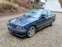 Blau Gebraucht 1997 BMW 320 M Sport Limousine | 4.300 € (Superpreis)