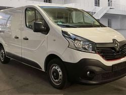 Gletscherweiss Gebraucht 2019 Renault Trafic Komfort Van / Kleinbus | 11.700 € (Superpreis)