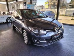 Grau Gebraucht 2015 Renault Mégane III LIMITED Deluxe Limousine | 11.200 € (Etwas zu teuer)