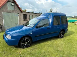 Blau Gebraucht 2003 VW Caddy Family Van / Kleinbus | 2.400 €