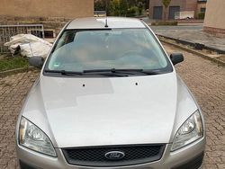 Silber Gebraucht 2006 Ford Focus Kombi | 1.100 € (Guter Preis)