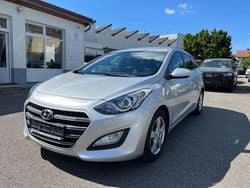 Silber Gebraucht 2016 Hyundai i30 Passion Kombi | 10.890 € (Fairer Preis)