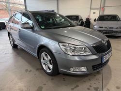 Grau Gebraucht 2012 Skoda Octavia Family Kombi | 3.950 € (Guter Preis)