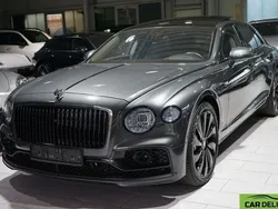 Grau Gebraucht 2021 Bentley Flying Spur Mulliner Limousine | 149.888 €