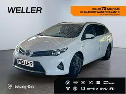 Weiss Gebraucht 2014 Toyota Auris Hybrid Edition Kombi | 14.790 € (Etwas zu teuer)