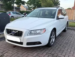 Weiß Gebraucht 2012 Volvo V70 Momentum Kombi | 6.950 € (Guter Preis)