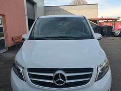 Weiß Gebraucht 2016 Mercedes V250 Van / Kleinbus | 28.000 € (Guter Preis)