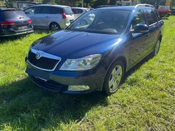 Blau Gebraucht 2010 Skoda Octavia Elegance Kombi | 4.200 € (Fairer Preis)