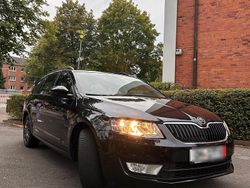 Schwarz Gebraucht 2014 Skoda Octavia Kombi | 8.999 € (Fairer Preis)