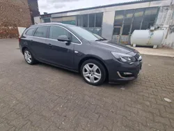 Grau Gebraucht 2015 Opel Astra Kombi | 8.999 € (Guter Preis)