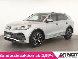 Silber Gebraucht 2024 VW Tiguan R-line SUV | 48.284 € (Superpreis)