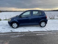 Blau Gebraucht 2000 Toyota Yaris Kleinwagen | 1.500 € (Guter Preis)