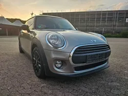 Grau Gebraucht 2016 Mini ONE Kleinwagen | 9.600 € (Fairer Preis)