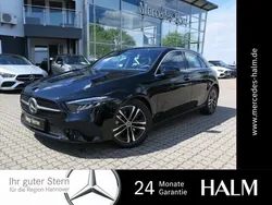 Schwarz Gebraucht 2023 Mercedes A180 Kleinwagen | 28.950 € (Fairer Preis)