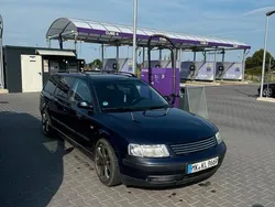 Blau Gebraucht 1998 VW Passat Kombi | 800 € (Superpreis)
