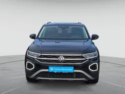 Deep black perleffekt Gebraucht 2024 VW T-Roc Style SUV | 27.680 € (Guter Preis)