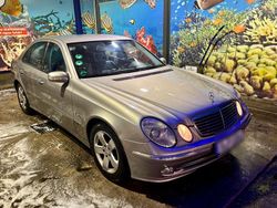 Silber Gebraucht 2005 Mercedes E280 Limousine | 3.950 €