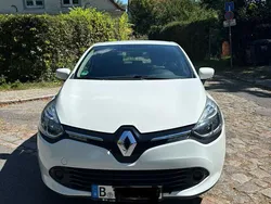 Weiß Gebraucht 2015 Renault Clio IV Dynamique Limousine | 5.900 € (Guter Preis)