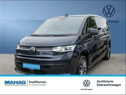 Blau Gebraucht 2024 VW Multivan Life Van / Kleinbus | 53.850 € (Fairer Preis)
