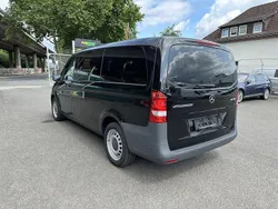 Obsidianschwarz metallic Gebraucht 2020 Mercedes Vito Van / Kleinbus | 26.775 € (Etwas zu teuer)