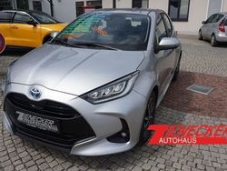 Silber Gebraucht 2024 Toyota Yaris Hybrid Team Limousine | 23.690 € (Fairer Preis)