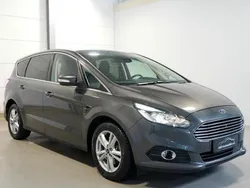 Grau Gebraucht 2019 Ford S-MAX Titanium Van / Kleinbus | 23.800 € (Fairer Preis)