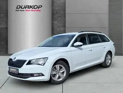Laserweiss Gebraucht 2017 Skoda Superb SportLine Limousine | 26.889 € (Etwas zu teuer)