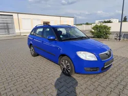 Blau Gebraucht 2009 Skoda Fabia Kombi | 1.250 €