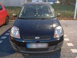 Blau Gebraucht 2006 Ford Fiesta Kleinwagen | 1.500 €