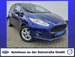 Blau Gebraucht 2017 Ford Fiesta Celebration Kleinwagen | 8.598 € (Etwas zu teuer)