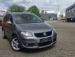 Grau Gebraucht 2007 VW Touran Cross Van / Kleinbus | 5.900 € (Etwas zu teuer)