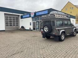 Grau Gebraucht 2010 Land Rover Defender Kombi | 48.250 €