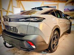 Grau Gebraucht 2024 Peugeot 408 GT GT SUV | 32.899 € (Guter Preis)