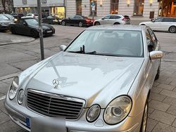 Silber Gebraucht 2002 Mercedes E320 Limousine | 7.000 € (Teuer)