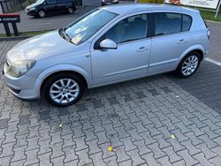 Grau Gebraucht 2005 Opel Astra Elegance Kleinwagen | 2.200 € (Fairer Preis)