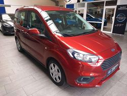 Cranberryrot metallic Gebraucht 2018 Ford Tourneo Courier Trend Van / Kleinbus | 11.750 € (Etwas zu teuer)