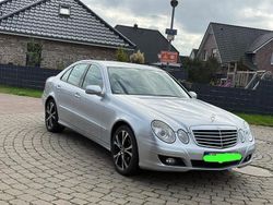 Silber Gebraucht 2006 Mercedes E220 Limousine | 4.700 € (Fairer Preis)